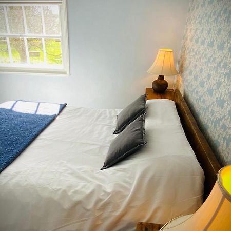 Pass The Keys Superbly Located Handsome Georgian Townhouse Шрусбъри Екстериор снимка
