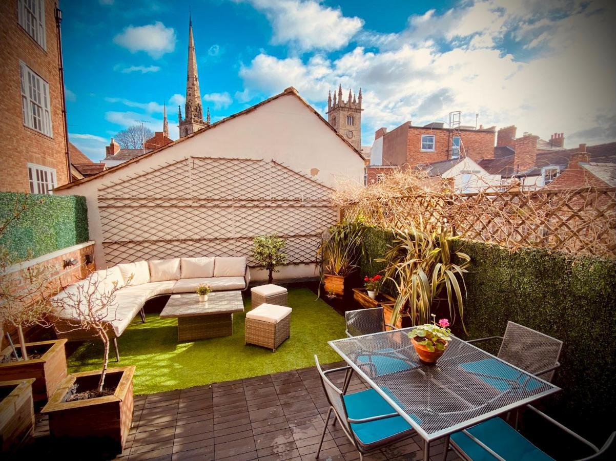 Pass The Keys Superbly Located Handsome Georgian Townhouse Шрусбъри Екстериор снимка