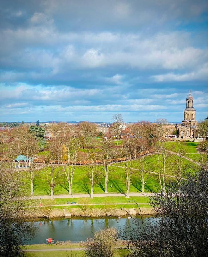 Pass The Keys Superbly Located Handsome Georgian Townhouse Шрусбъри Екстериор снимка