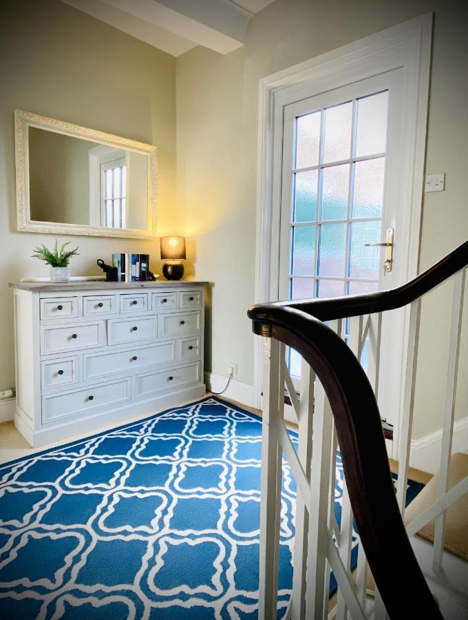 Pass The Keys Superbly Located Handsome Georgian Townhouse Шрусбъри Екстериор снимка