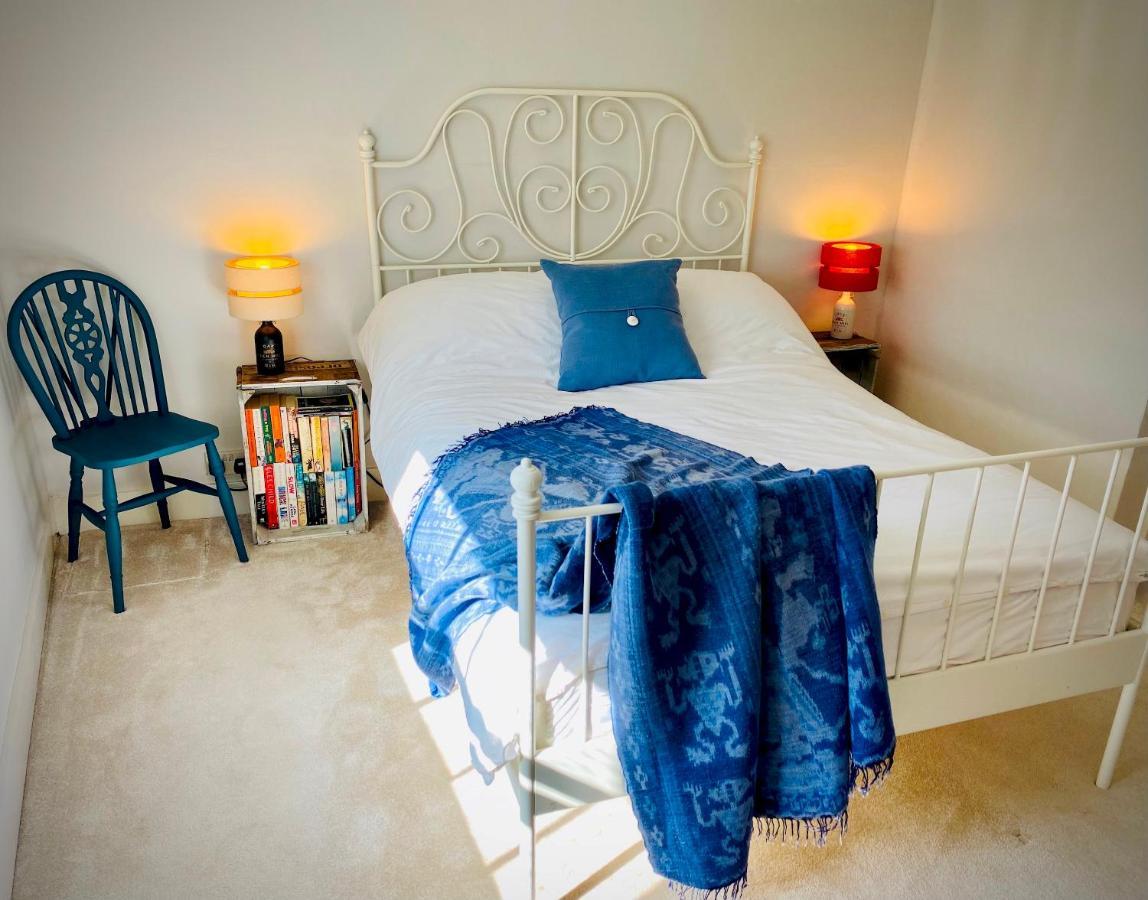 Pass The Keys Superbly Located Handsome Georgian Townhouse Шрусбъри Екстериор снимка