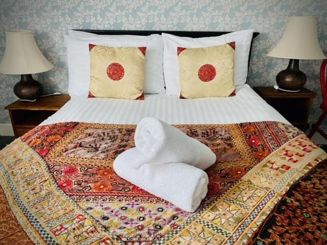 Pass The Keys Superbly Located Handsome Georgian Townhouse Шрусбъри Екстериор снимка